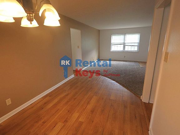 3rd image of 2807 Ravenswood Dr #2821