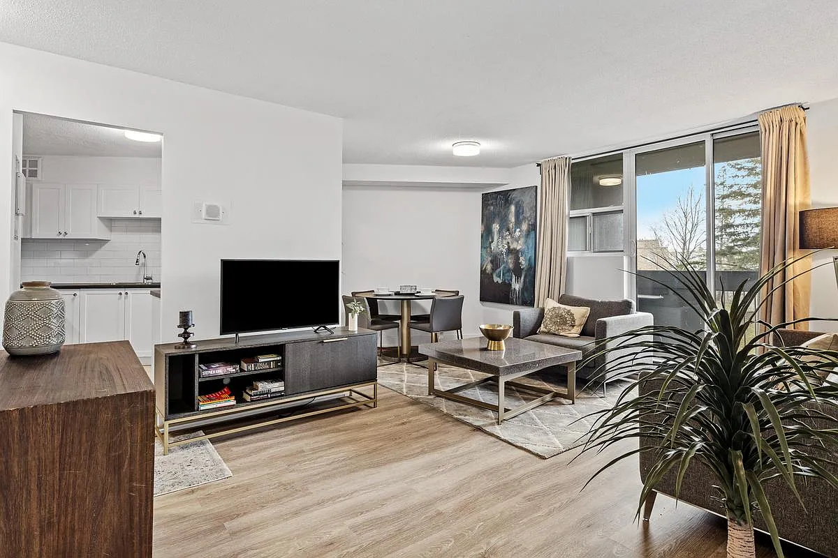 3360 Paul Anka Drive — Photo 4