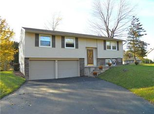 7 Chiswick Cir, Rochester, NY 14624