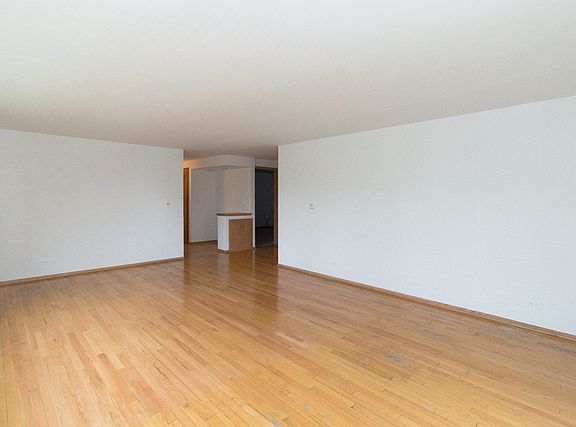 5th image of 5440 W Windsor Ave APT 2A