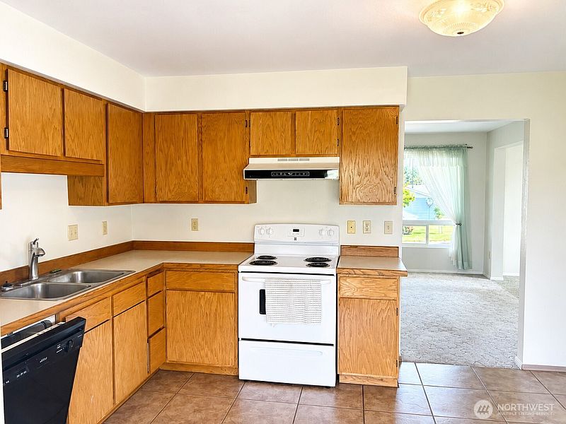 5th image of 8 Orchard Loop S.