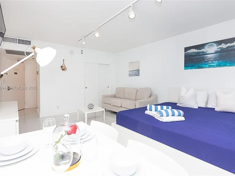 5445 Collins Ave #908 — Photo 7