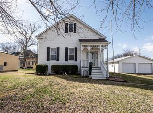 212 W State St, Mascoutah, IL