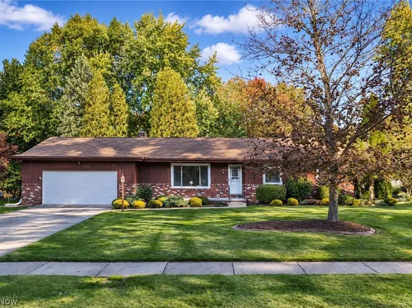 651 Ivywood Dr, Tallmadge, OH 44278
