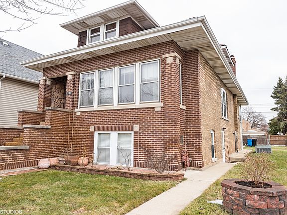 2nd image of 4331 N Narragansett Ave
