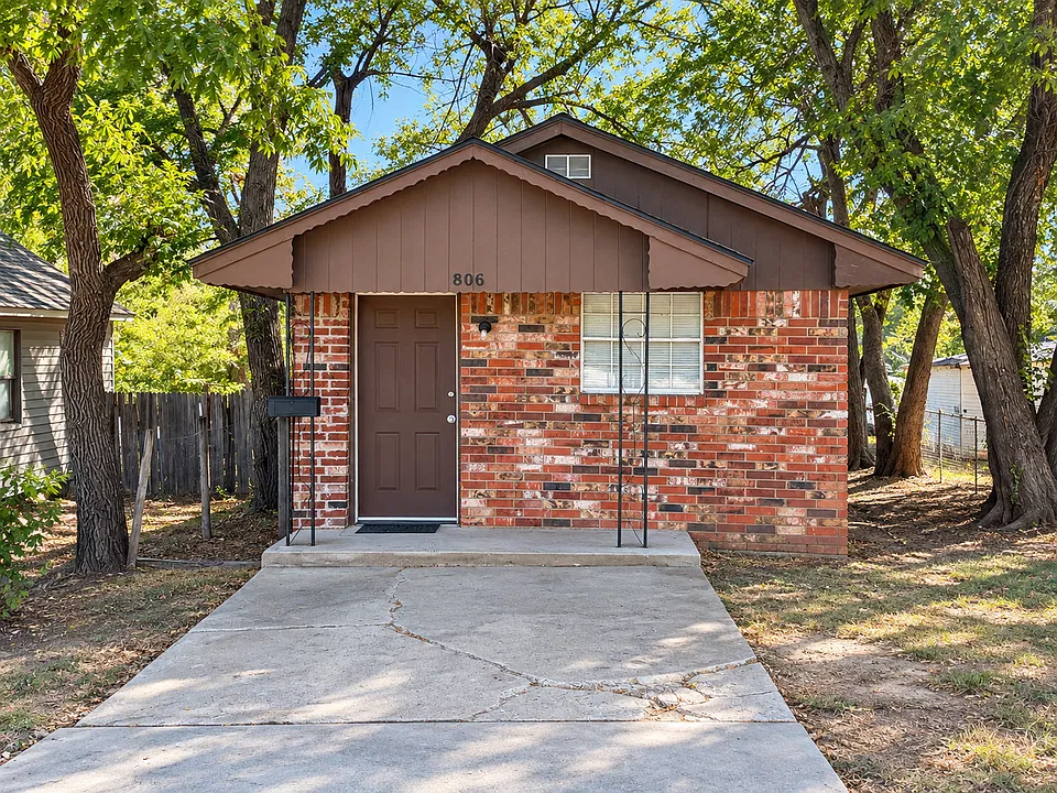 806 N Choctaw Ave