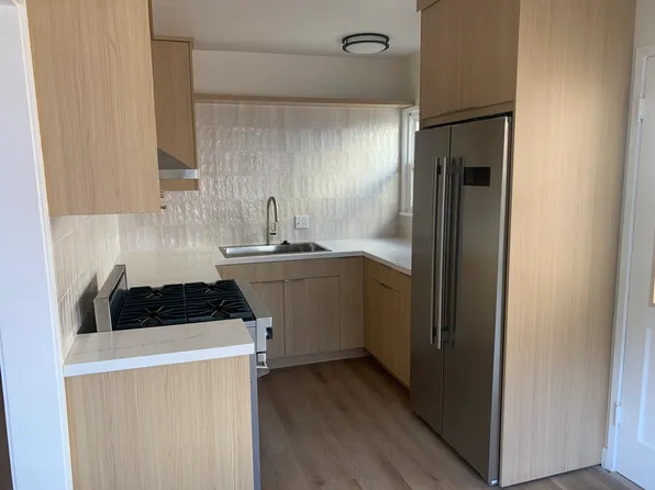 11677 1/2 Magnolia Blvd #4, North Hollywood, CA 91601