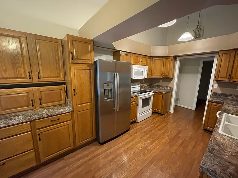 10715 Hickory Cove Ct — Photo 13