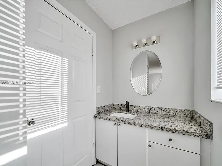 2011 Bay Dr #12 — Photo 13