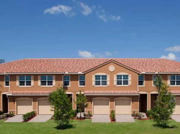 5808 Monterra Club Dr, Lake Worth, FL 33463