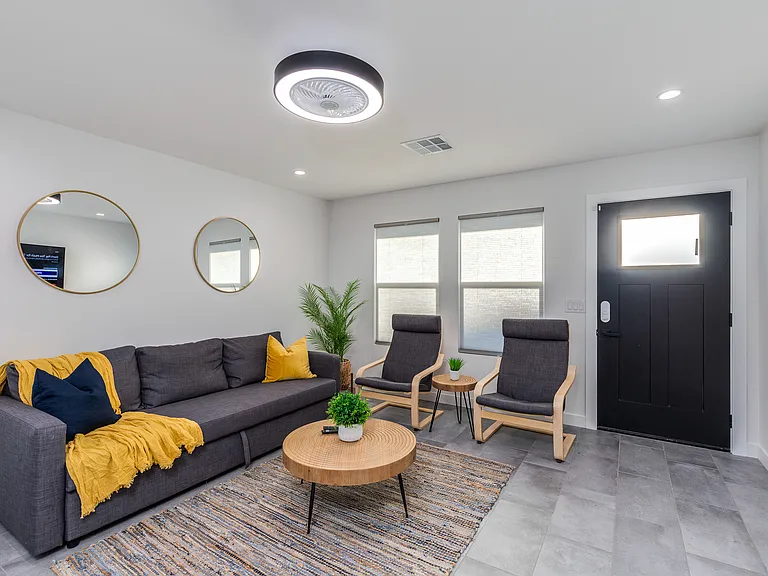 13211 N 19th Pl — Photo 5