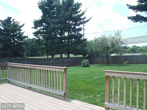 3rd image of 4445 Majestic Ln