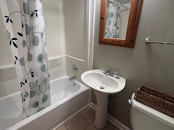 3rd image of 7748 Crestwood Ln