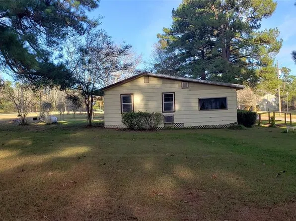 13 Pine Needle Ln, New Waverly, TX 77358