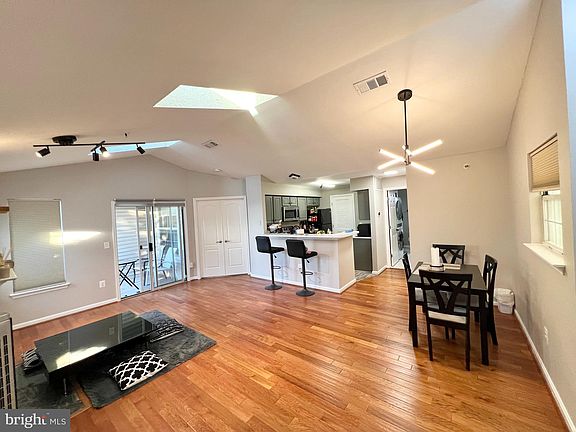 3rd image of 5632 Willoughby Newton Dr Unit 32