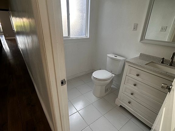 4th image of 815 S New Hampshire Ave APT 2