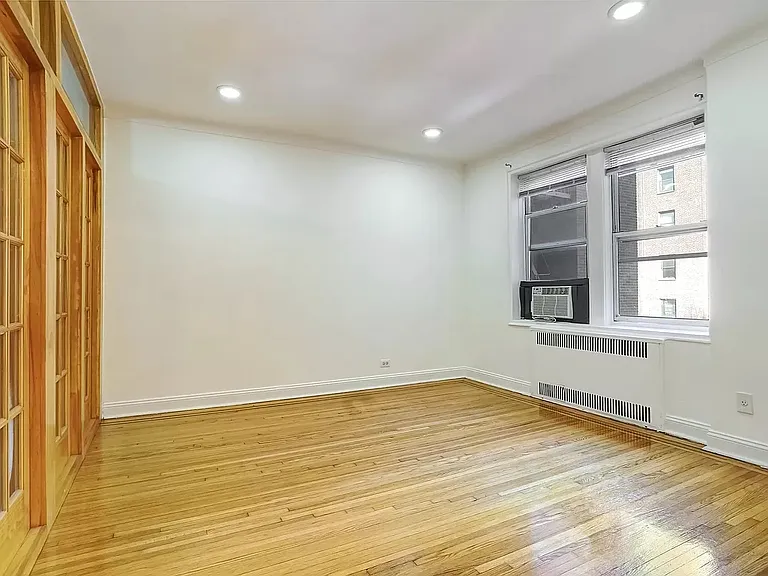 76-15 35th Ave #3L — Photo 2