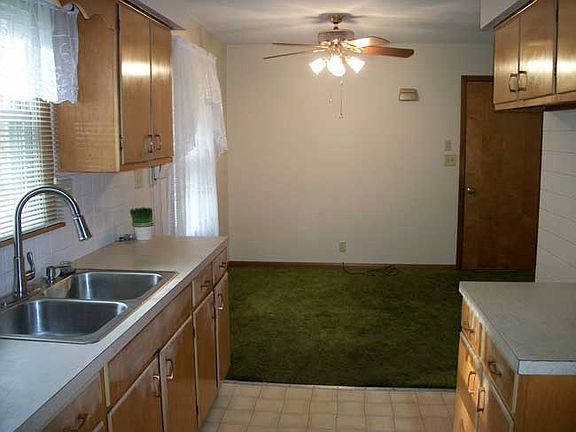 4th image of 207 Eastgate Dr