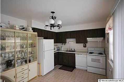 5th image of 1B Carnation Dr