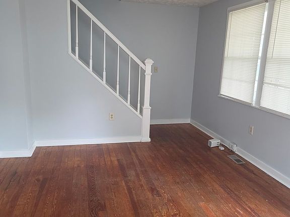 2nd image of 909 Bryan St