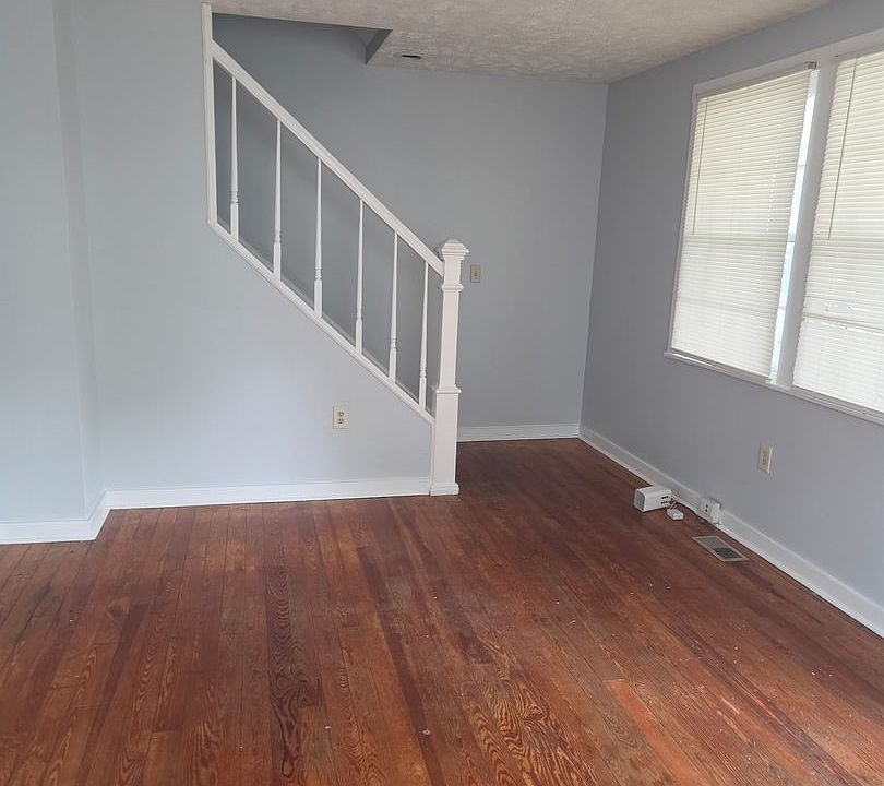 1st image of 909 Bryan St