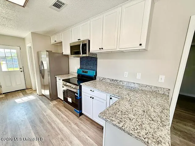 3305 N 8th St — Photo 8