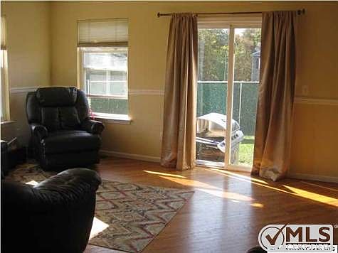 3rd image of 60 Aspen Ct