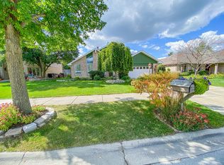 14850 Landings Ln, Oak Forest, IL