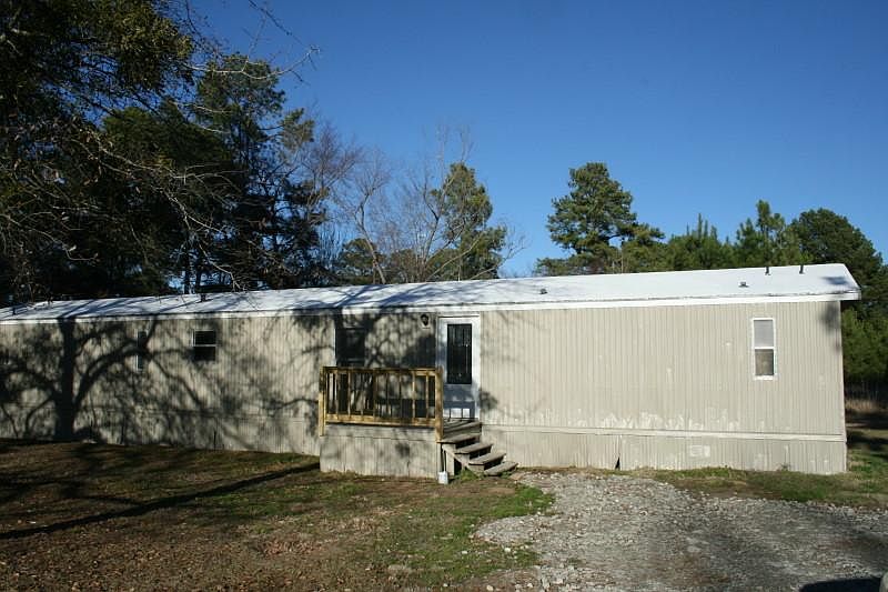 1st image of 15718 Garnett Dr