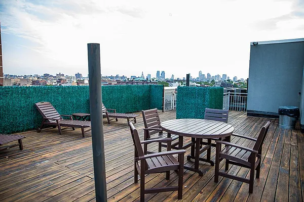 Rented by Cyberapts Management | media 42