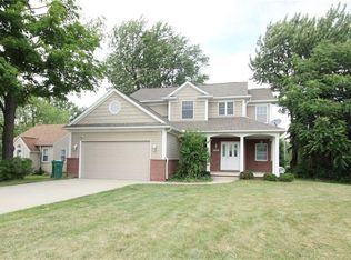 2869 Pontiac Ct, Auburn Hills, MI 48326