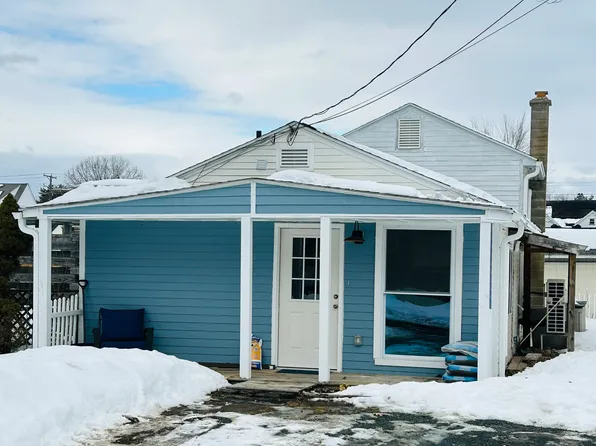 21 1st Ave, Easthampton, MA 01027