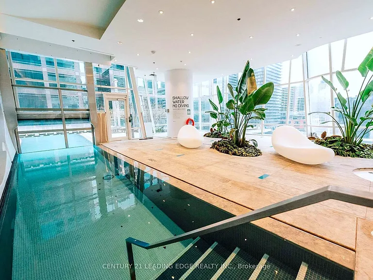 1 Bloor St E #3308 — Photo 33