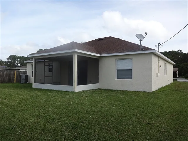 810 Dunkirk Ave NW — Photo 11
