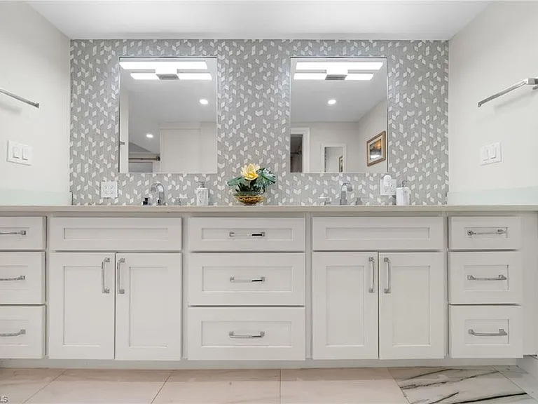 4001 Gulf Shore Blvd N #702 — Photo 25