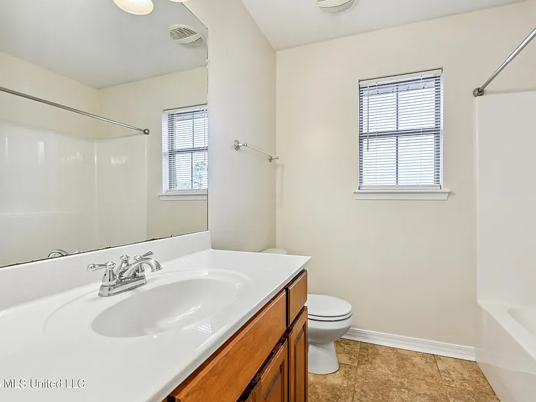 13636 Hidden Oaks Dr — Photo 25