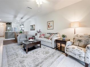 4863 Hampshire Ct APT 204, Naples, FL 34112