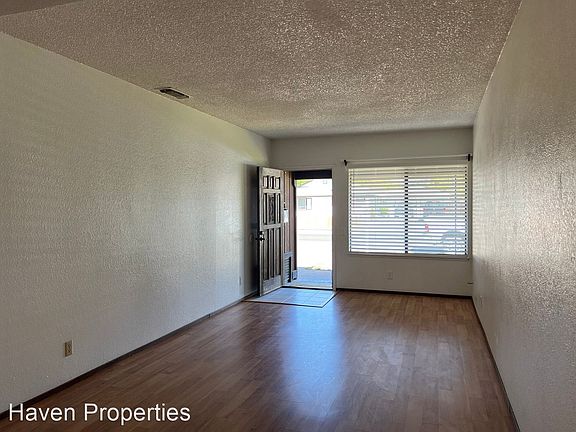 3rd image of 9673 Lake Natoma Dr