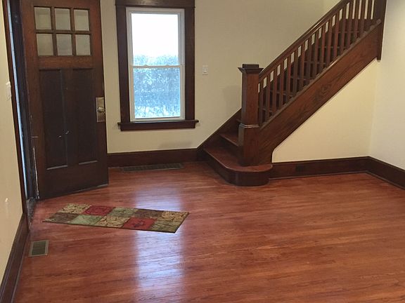 3rd image of 1915 N Drexel Ave