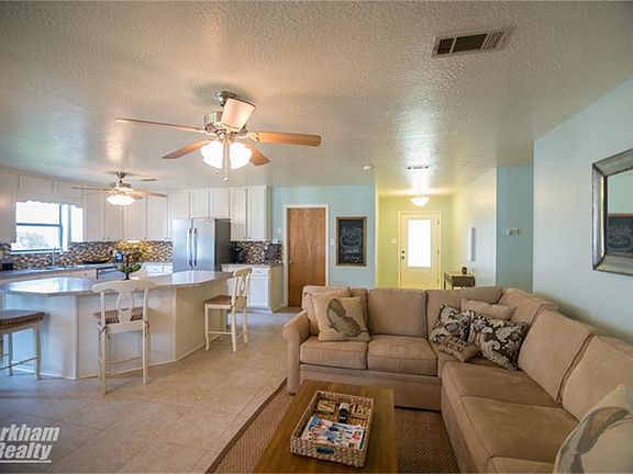 5th image of 237 Lake Dr