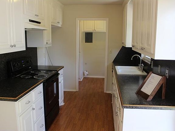 5th image of 24 Osage Dr