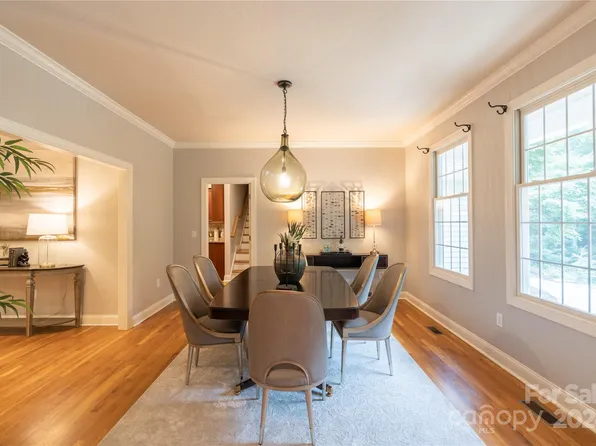 305 Kenmure Dr, Flat Rock, NC 28731