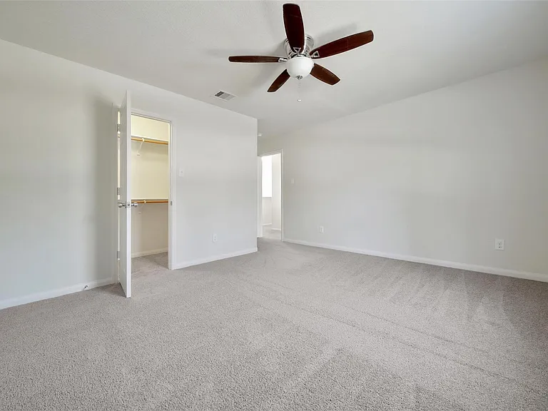 305 Crooked Pine Ct — Photo 32