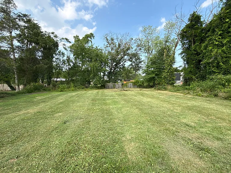 7520 Burgess Ln — Photo 5