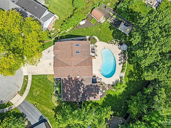5th image of 680 Glen Haven Ln