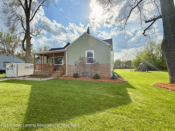 2nd image of 821 Clark Rd