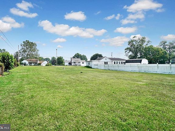 3rd image of 790 Church Rd