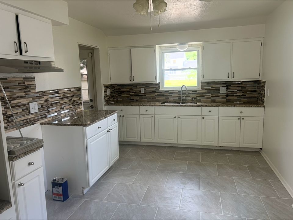 1st image of 328 Blossom Ave