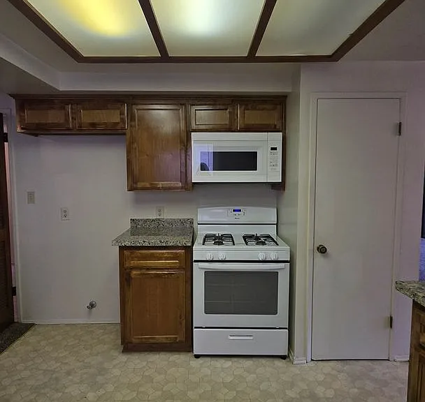 4147 Pinewood Lake Dr — Photo 11
