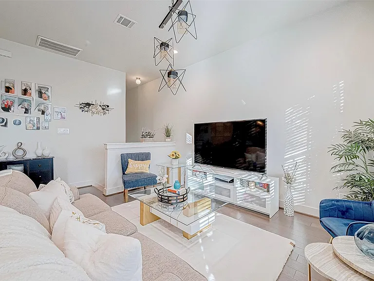 6021 Cypress St — Photo 16